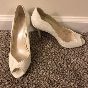 Ivory lace peep toe heel